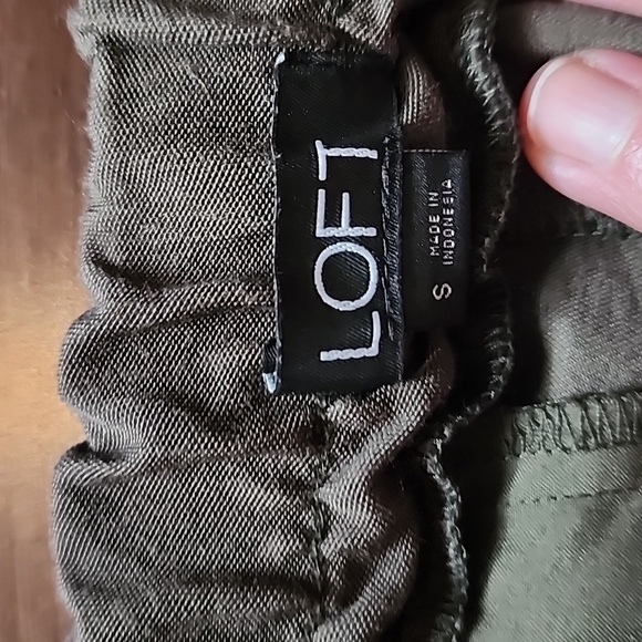 Loft Womens Army Green Pants With Gold Accents Size Small S - Picture 4 of 7